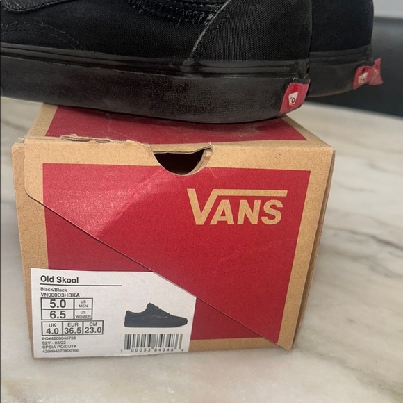 Vans Black Sneakers with Textured Knit Design - Picture 8 of 8